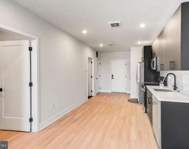 6910 Ridge Avenue - Photo Thumbnail 2