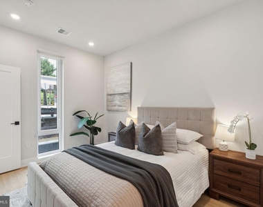6910 Ridge Avenue - Photo Thumbnail 9