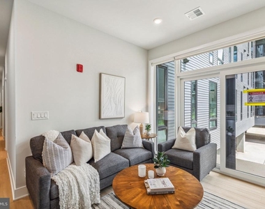 6910 Ridge Avenue - Photo Thumbnail 4