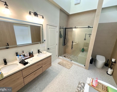 183 W Norris Street - Photo Thumbnail 8