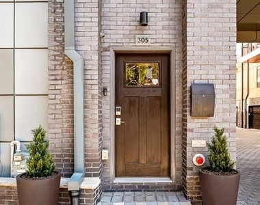 305 Green Street - Photo Thumbnail 1