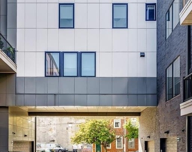 305 Green Street - Photo Thumbnail 36