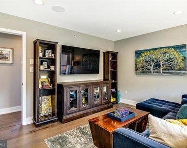 305 Green Street - Photo Thumbnail 24