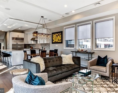 305 Green Street - Photo Thumbnail 2