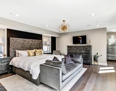 305 Green Street - Photo Thumbnail 16