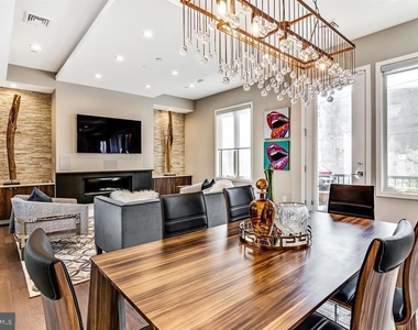 305 Green Street - Photo Thumbnail 4