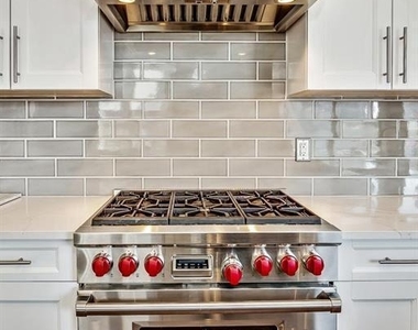 305 Green Street - Photo Thumbnail 10