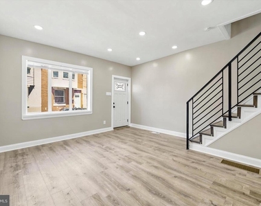 3027 Agate Street - Photo Thumbnail 3