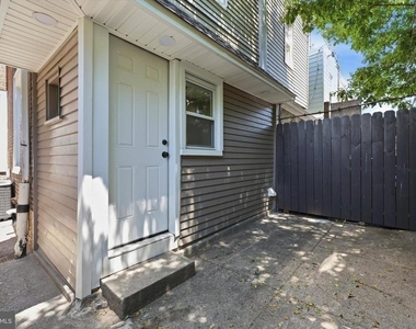3027 Agate Street - Photo Thumbnail 9