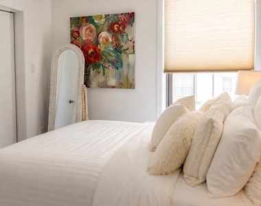 219 S 18th Street - Photo Thumbnail 5