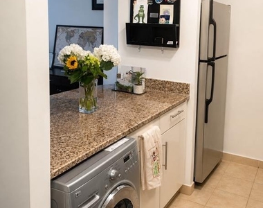 219 S 18th Street - Photo Thumbnail 3