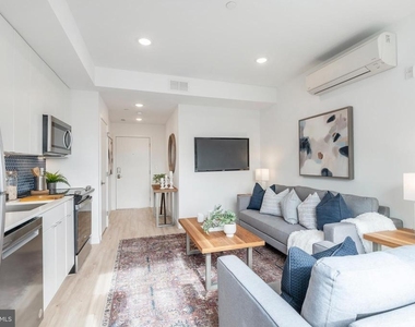 1131 N Front Street - Photo Thumbnail 2