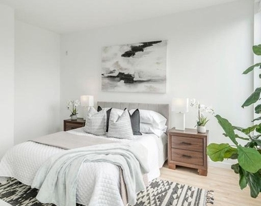 1131 N Front Street - Photo Thumbnail 11