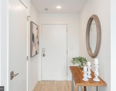 1131 N Front Street - Photo Thumbnail 10
