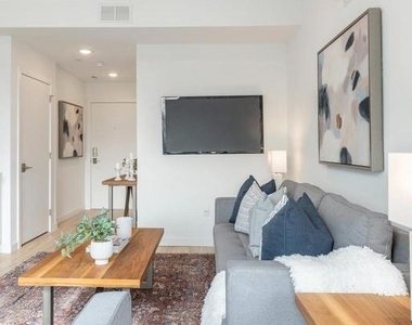 1131 N Front Street - Photo Thumbnail 4
