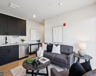 6910 Ridge Avenue - Photo Thumbnail 7