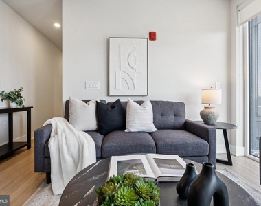 6910 Ridge Avenue - Photo Thumbnail 5