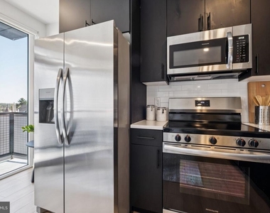 6910 Ridge Avenue - Photo Thumbnail 11