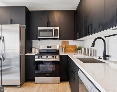 6910 Ridge Avenue - Photo Thumbnail 12