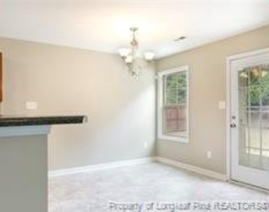 377 Roanoke Drive - Photo Thumbnail 4