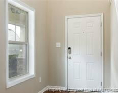 377 Roanoke Drive - Photo Thumbnail 3
