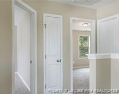 377 Roanoke Drive - Photo Thumbnail 15