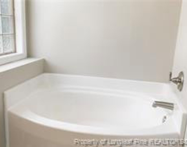377 Roanoke Drive - Photo Thumbnail 13