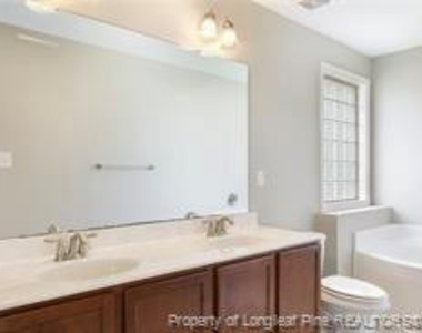 377 Roanoke Drive - Photo Thumbnail 12
