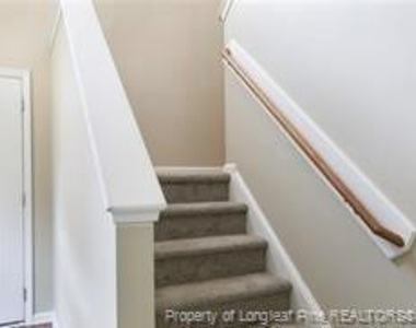 377 Roanoke Drive - Photo Thumbnail 9