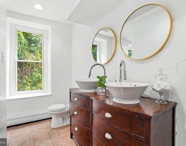 4441 Silverwood Street - Photo Thumbnail 6