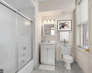 204 S 17th Street - Photo Thumbnail 3