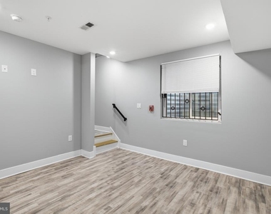 2500 N Mascher Street - Photo Thumbnail 11