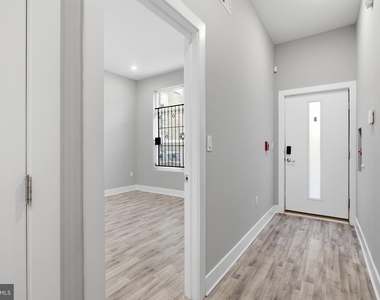 2500 N Mascher Street - Photo Thumbnail 4