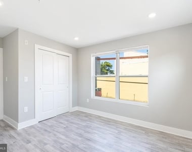 2500 N Mascher Street - Photo Thumbnail 10