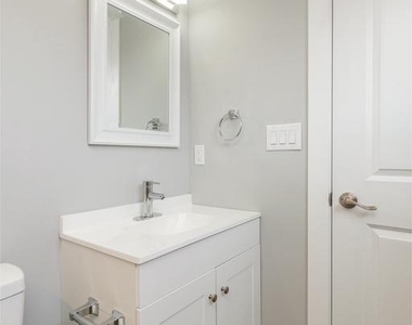 2500 N Mascher Street - Photo Thumbnail 13