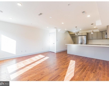 1515 Brown Street - Photo Thumbnail 4