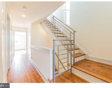 1515 Brown Street - Photo Thumbnail 10