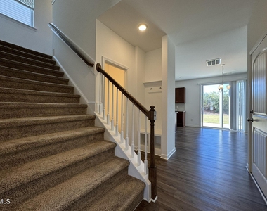 913 Briar Gate Drive - Photo Thumbnail 6