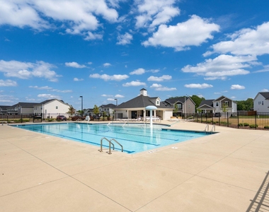 913 Briar Gate Drive - Photo Thumbnail 43