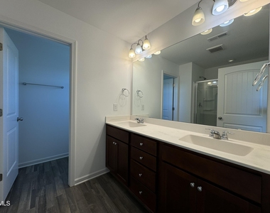 913 Briar Gate Drive - Photo Thumbnail 36