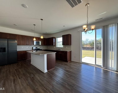 913 Briar Gate Drive - Photo Thumbnail 16
