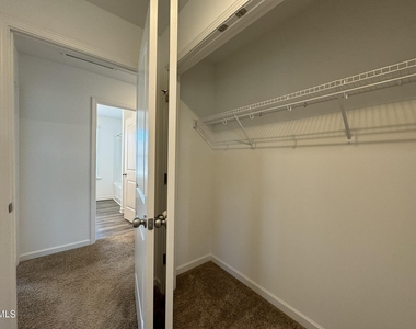 913 Briar Gate Drive - Photo Thumbnail 33