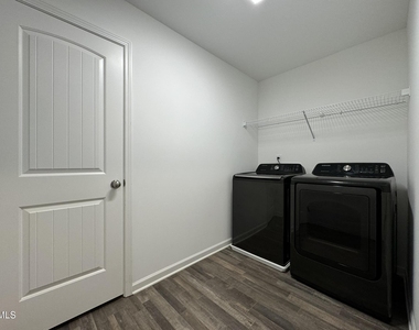 913 Briar Gate Drive - Photo Thumbnail 22
