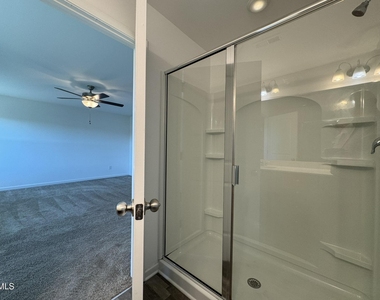 913 Briar Gate Drive - Photo Thumbnail 37