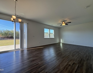 913 Briar Gate Drive - Photo Thumbnail 14