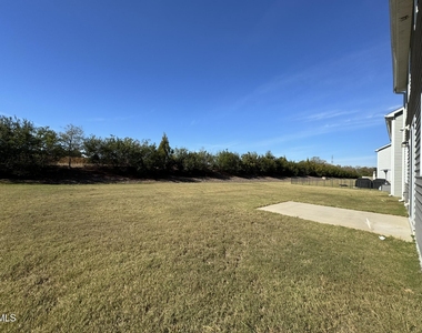 913 Briar Gate Drive - Photo Thumbnail 39