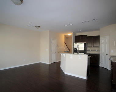 947 Consortium Drive - Photo Thumbnail 2