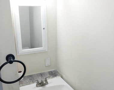 2846 W Wishart Street - Photo Thumbnail 9
