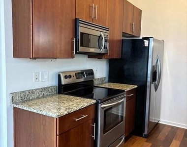 926 N 3rd Street - Photo Thumbnail 4