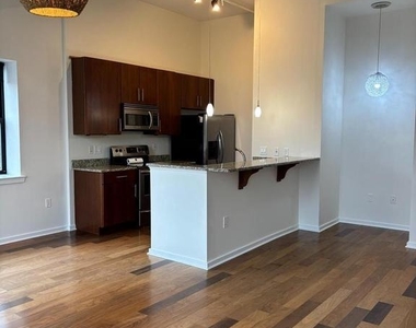 926 N 3rd Street - Photo Thumbnail 8